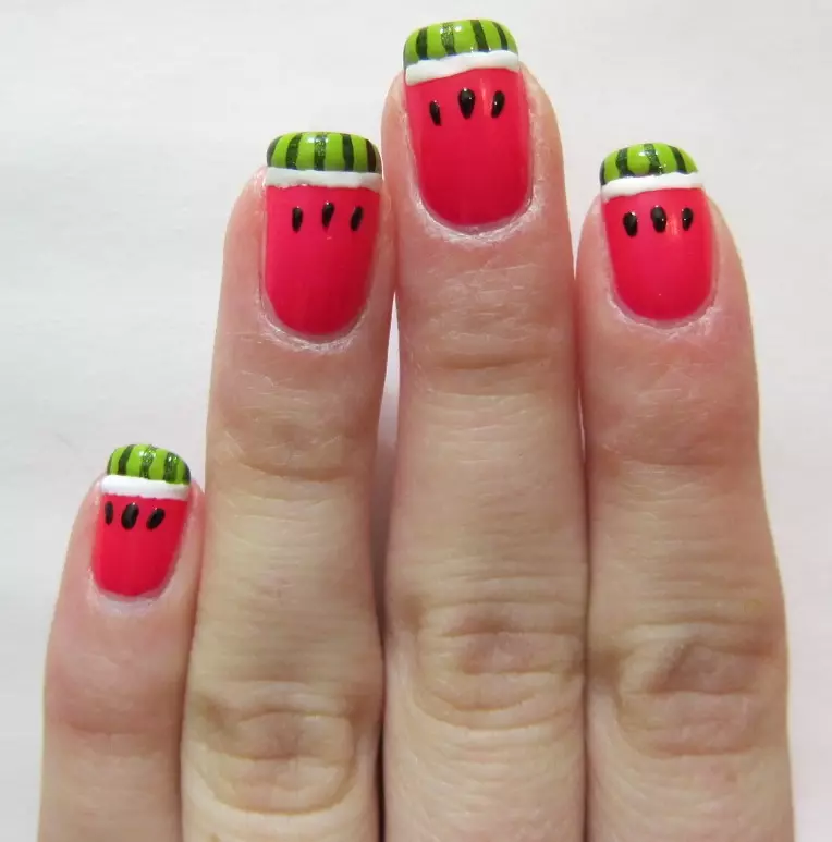 Manikure mei watermeloen (55 foto's): simmerûntwerp fan nagels mei watermeloen tekeningstap by stap 6515_34