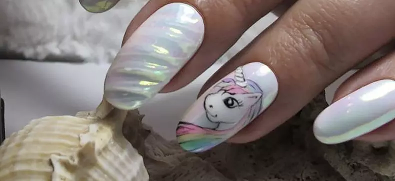 Manicure with Unicorn (32 Photos): Nail Design na may Rainbow and Unicorn in Youth Style 6516_31