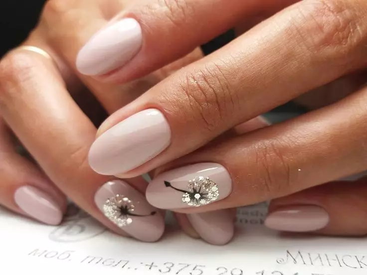 Dente de león nas uñas (65 fotos): Deseño de manicura de deseño paso a paso con patrón 6517_18