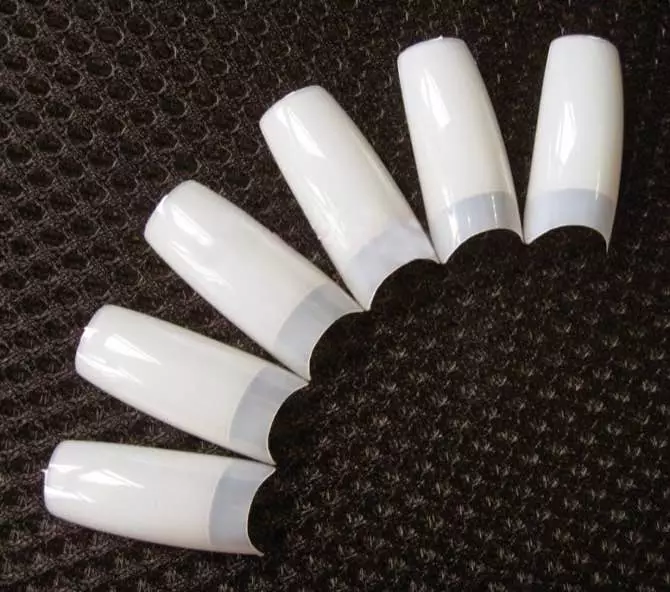 Тіпси для нігтів (35 фото): що це таке, як клеїти і як знімати їх в домашніх умовах? Дизайн манікюру на типсах 6539_17