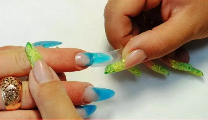 Форми для нарощування нігтів (42 фото): як наростити нігтьові пластини гелем своїми руками? Чим можна замінити форми? Як ними користуватися? 6541_19