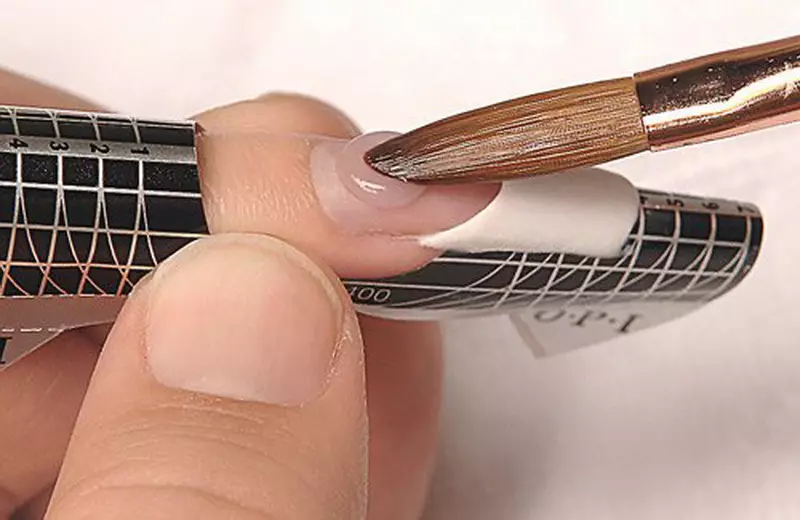 Formularze do rozszerzenia paznokci (42 zdjęcia): Jak zbudować płyty do paznokci z własnymi rękami? Jak mogę zastąpić formularze? Jak ich używać? 6541_31