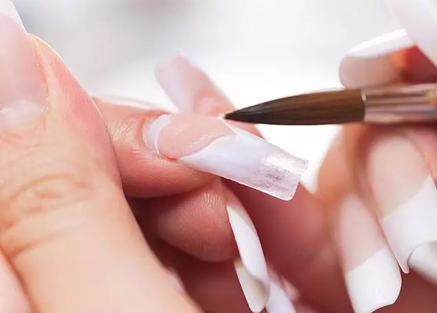 Hur växer naglar? 50 foton Hur man går för steg för att odla naglar med gel och akryl hemma? Hur tar man bort omfattande naglar? 6546_11
