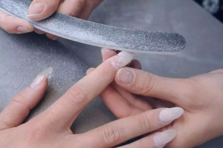 Sådan fjerner du falske negle? Hvordan fjerner man manicure på lim derhjemme? 6563_16