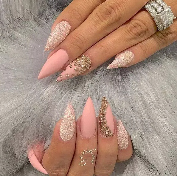 Nails 