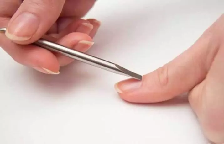 Wat heb je nodig om nagels te bouwen? 44 foto volgende materialen. Wat verhogen de nagels en welke tools zijn hiervoor nodig? 6574_20