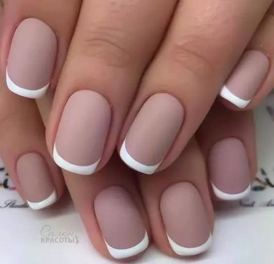 Matte extensa uñas (38 fotos): ideas de deseño de manicura 6586_14