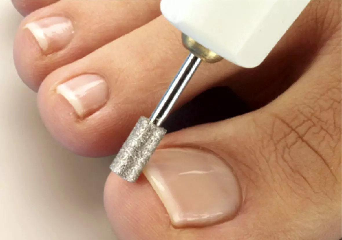 How often do a pedicure? How long does this procedure last time? How long does the pedicure coated? 6608_10