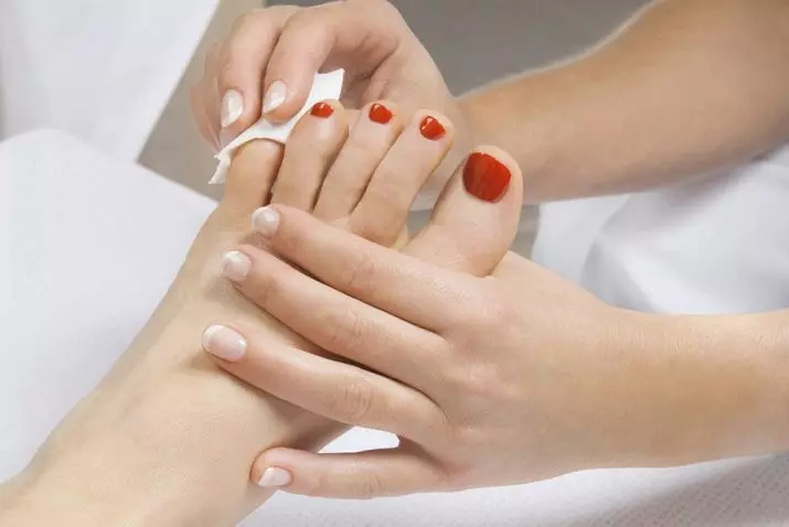 How often do a pedicure? How long does this procedure last time? How long does the pedicure coated? 6608_13
