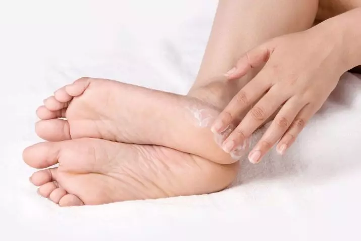 עקב לייזר כרית: בחירת פיזית עם טיפולי ציפורניים על רגליים, ביקורות מוצר Mertz עבור מניקור 6614_22