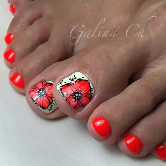 Pedicure Merah (76 Foto): Desain Kuku pada Kaki Lacquet dengan warna merah dan hitam dengan kilau 6623_54