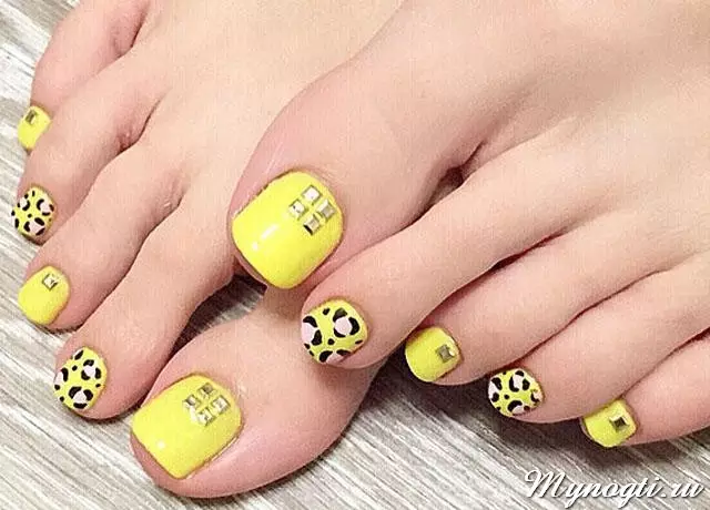 Summer Pedicure (70 photos): design for summer, beautiful options and ideas of fashionable or neutral nail decoration 6642_17