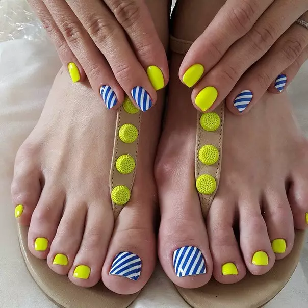 Summer Pedicure (70 photos): design for summer, beautiful options and ideas of fashionable or neutral nail decoration 6642_23