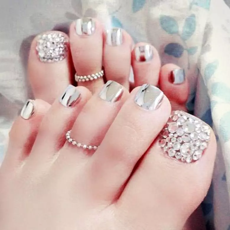 Summer Pedicure (70 photos): design for summer, beautiful options and ideas of fashionable or neutral nail decoration 6642_43