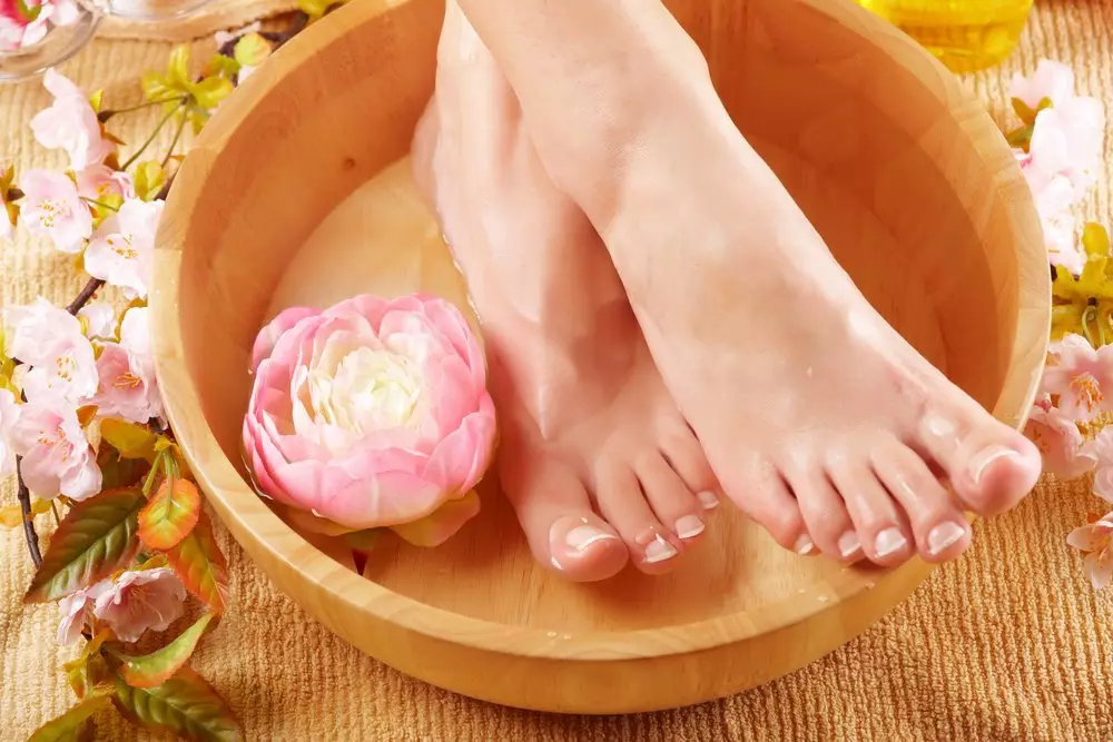 Pedicure Biogel: Produktinstruktioner med Aloe Vera hemma, recensioner 6656_2