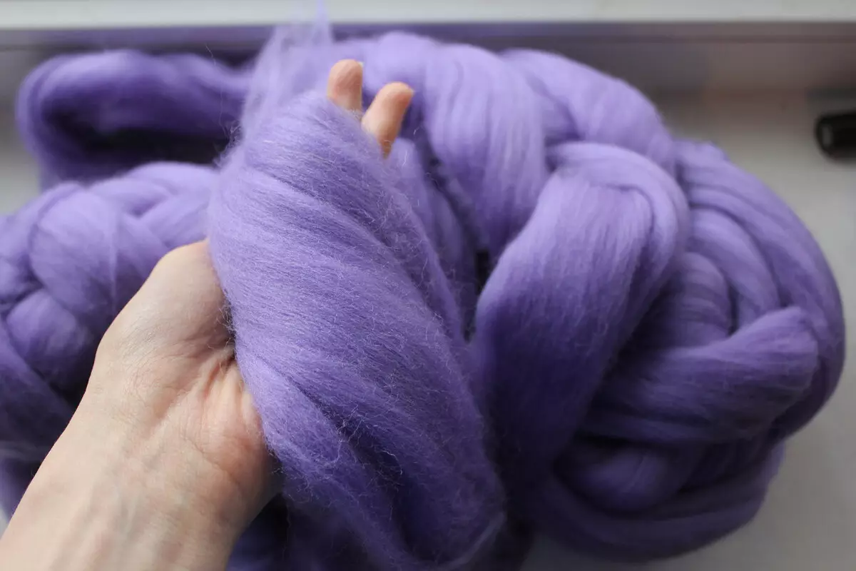 Yarn Merino: 100% Australia Yarn kuchokera ku ubweya ndi thonje. Ndi chiyani? Wandiweyani waku Indiantian ndi Yarn ina kuti mukamizidwe m'maboti 6701_5