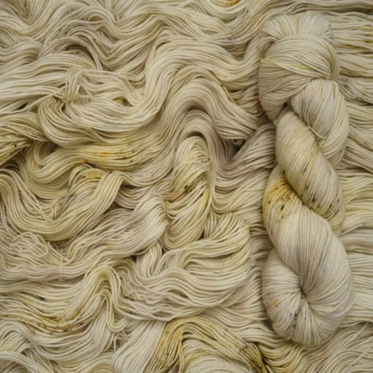 Yarn Merino: 100% aŭstralia fadeno el lano kaj kun kotono. Kio ĝi estas? Dika itala kaj alia fadeno por triki en bobenoj 6701_9