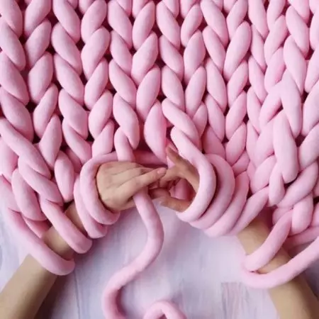 Knitting Yarn: Propraĵoj de volumetrika fadeno por triki sen spokoj, fabrikantoj 6705_2