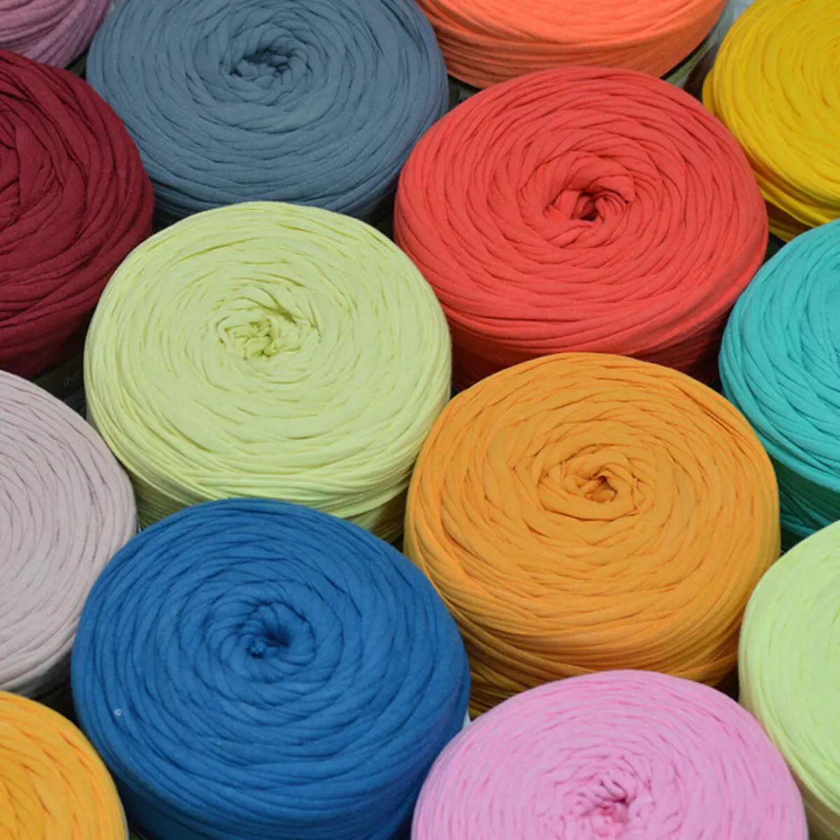 Fíos de tricotar: Propiedades do fío volumétrico para tricô sen raios, fabricantes 6705_21