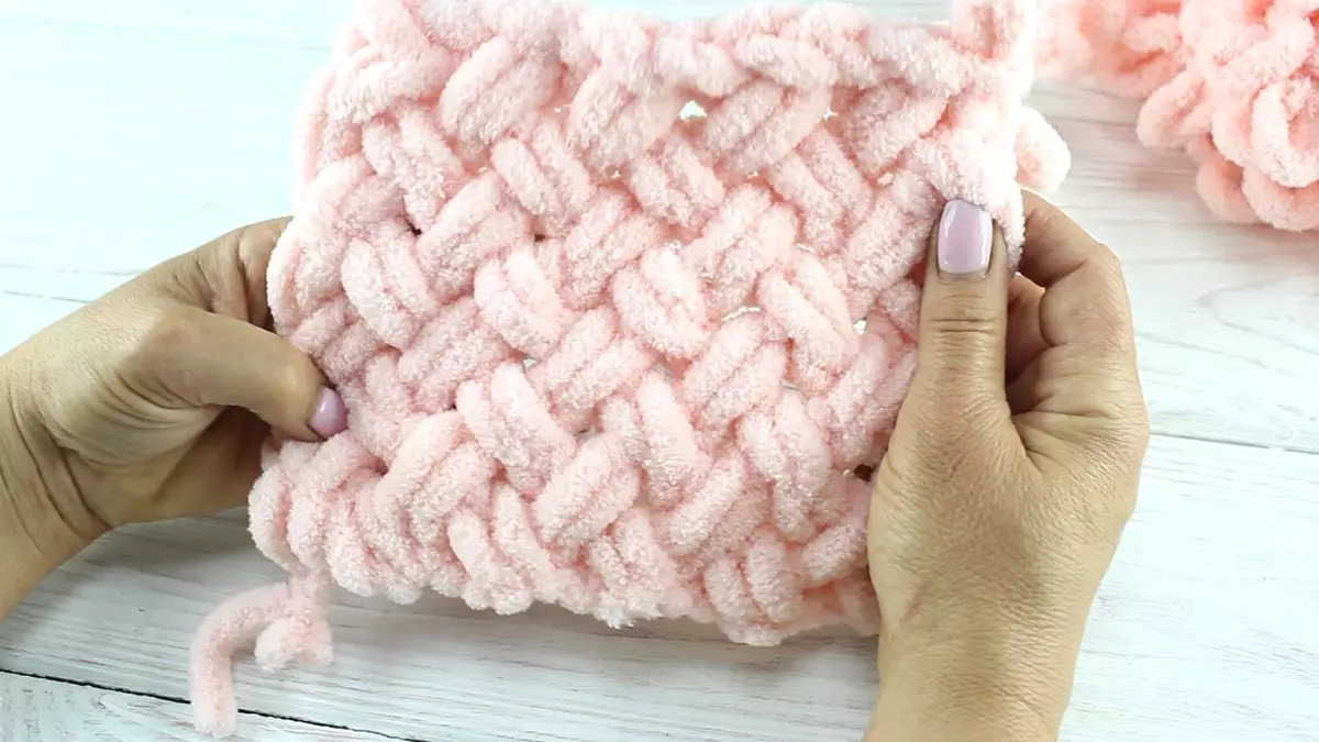 Knitting Yarn: Propraĵoj de volumetrika fadeno por triki sen spokoj, fabrikantoj 6705_25