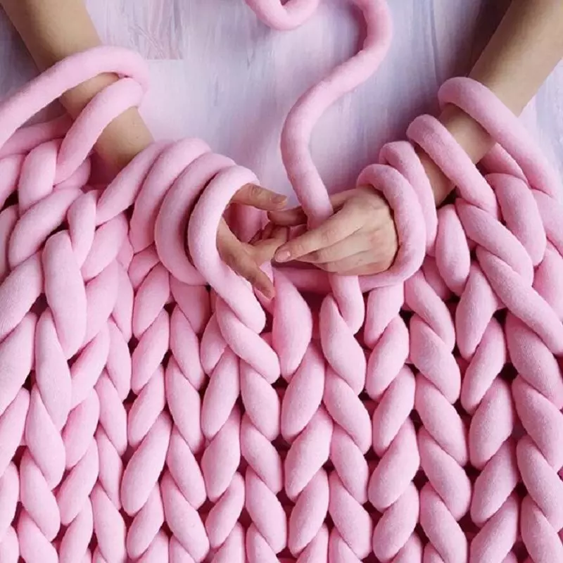 Fio espesso: para agulhas de tricô manual e crochet. O que pode ser associado a ela para as mulheres? Produtos do maior fio, fios macios e outras opções 6719_11