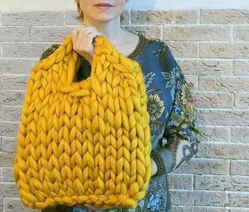 Fio espesso: para agulhas de tricô manual e crochet. O que pode ser associado a ela para as mulheres? Produtos do maior fio, fios macios e outras opções 6719_35