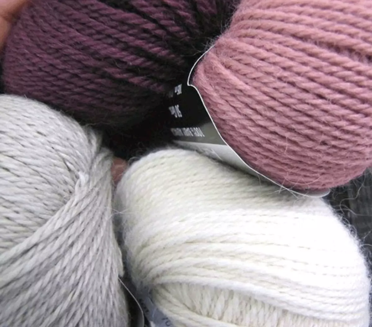 Alpaca Wool Yarn: Apa itu? Komposisi. Benang dari wol Peru dan Alpac lainnya, dengan sutra dan 100%. Properti 6721_8