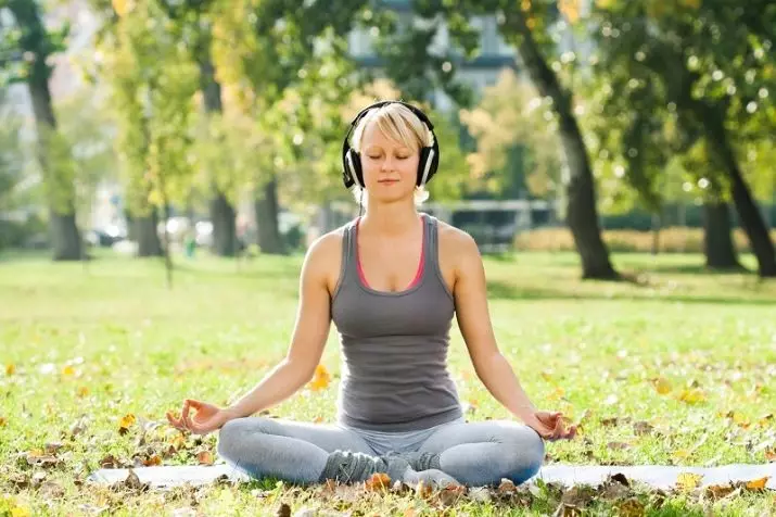 Медитація для спокою і впевненості в собі: ранкові та вечірні медитації для підвищення самооцінки у жінок, що впливають на підсвідомість 6755_6