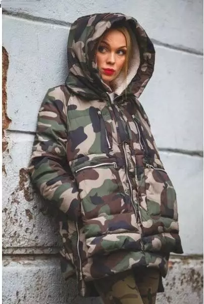 Kamuflažni park (55 fotografija): Ženska vojna kamuflaža park jakna, Militari stil, proljeće 675_18