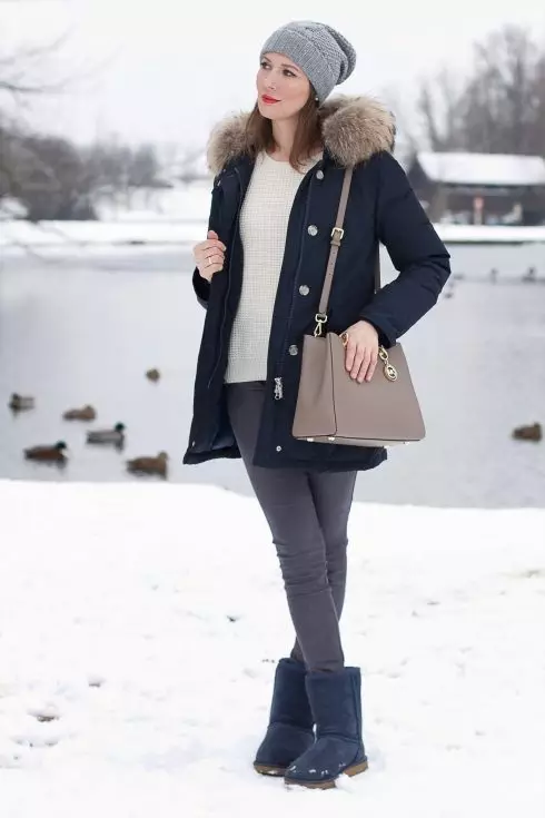 Công viên mùa đông của phụ nữ với lông tự nhiên (120 ảnh): một chiếc áo khoác nữ-công viên trên lông tự nhiên, với lông màu. Với lông bên trong 678_101