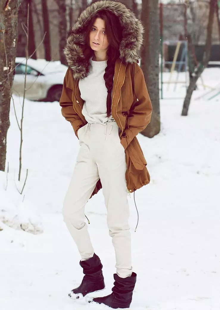 Công viên mùa đông của phụ nữ với lông tự nhiên (120 ảnh): một chiếc áo khoác nữ-công viên trên lông tự nhiên, với lông màu. Với lông bên trong 678_107