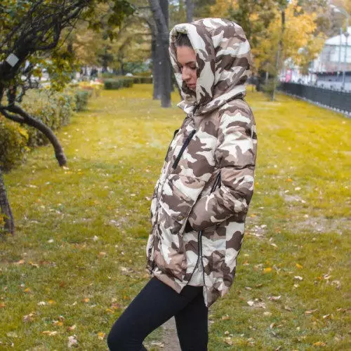 Công viên mùa đông của phụ nữ với lông tự nhiên (120 ảnh): một chiếc áo khoác nữ-công viên trên lông tự nhiên, với lông màu. Với lông bên trong 678_33