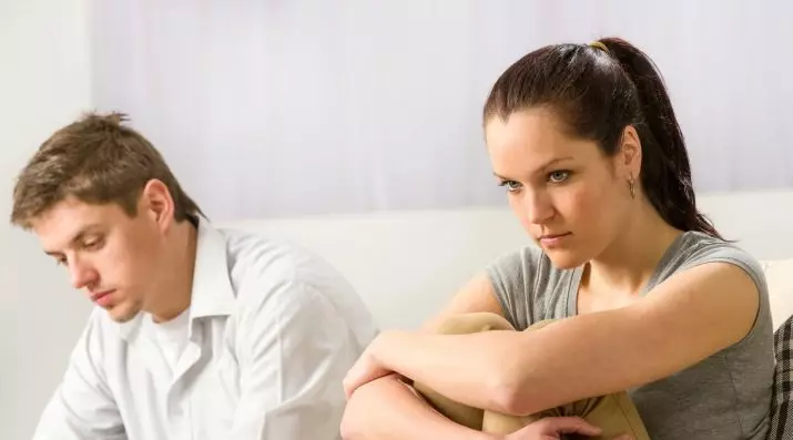 طلاق کے بعد تعلقات: توڑنے کے بعد سابق شوہر کے ساتھ بات چیت کیسے کریں؟ کیا یہ اس کے پاس واپس آنے کے قابل ہے؟ ماہر نفسیات کے لئے تجاویز 6845_8