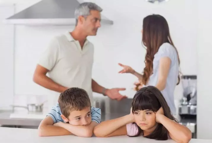 부모에게 해를 끼치십시오 : 그녀를 제거하는 방법은 무엇입니까? 어머니와 아버지에게 어린이 모욕을 위해 일하는 방법은 어리 석다. 6851_7