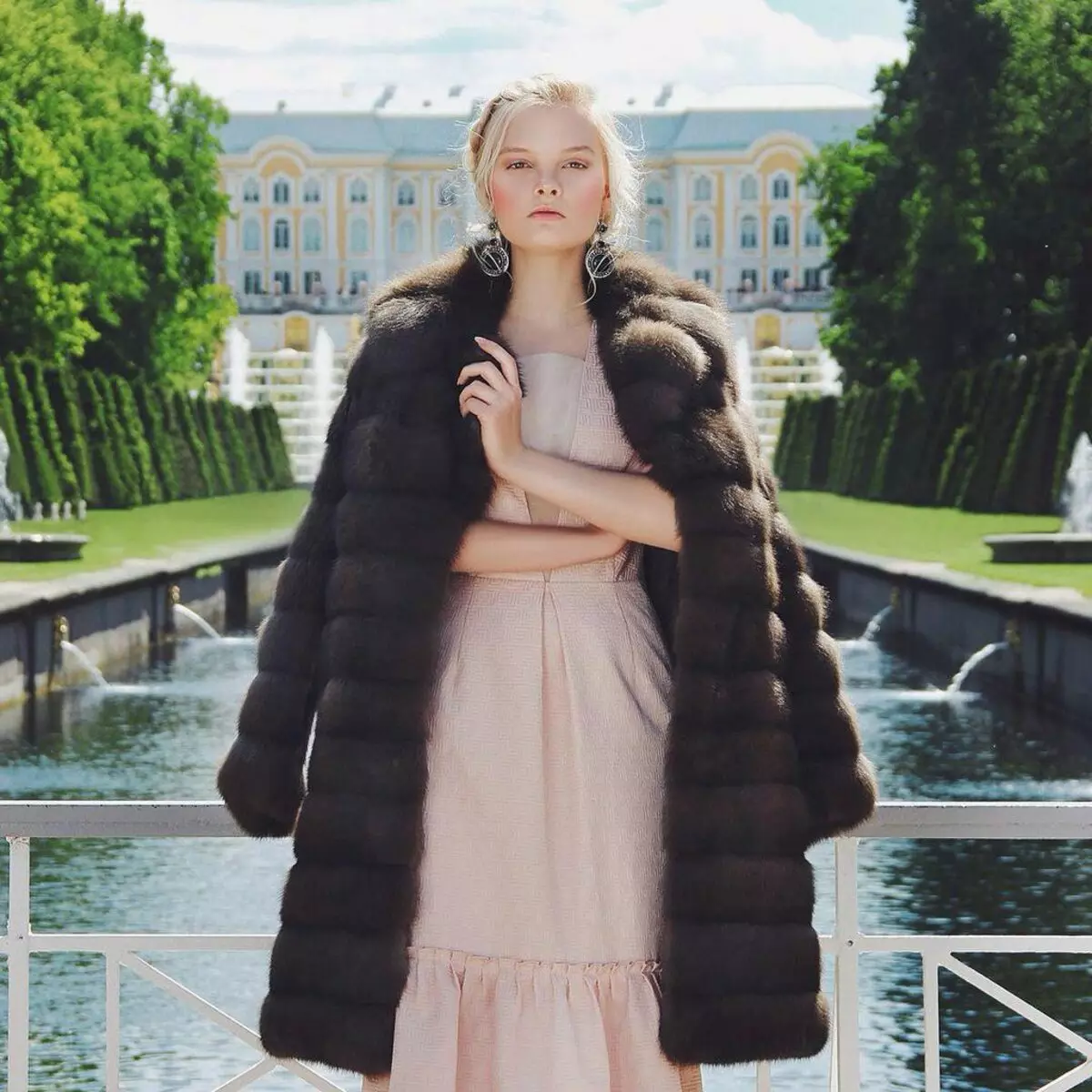 Factory Fur Coat (49 bilder): Kirov Fur Factory, Reviews 685_19