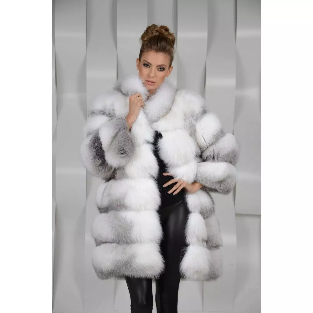 Cross coat (70 photos): hooded, graphite colors, mahogany, what fur coat is better transverse or longitudinal, what is fur coat 686_58