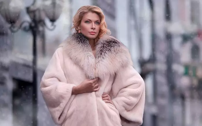 Coat Cygaic Fur (51 fotos): Modelos de abrigo de pel de Cygayka, a partir do cal a besta está feita, canto significa, un abrigo de pel 689_20