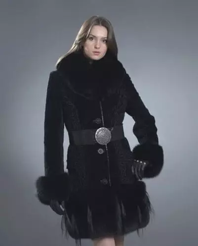 Coat Cygaic Fur (51 fotos): Modelos de abrigo de pel de Cygayka, a partir do cal a besta está feita, canto significa, un abrigo de pel 689_28