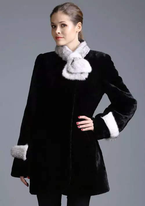 Cygaic Fur Coat (51 Foto): Model mantel bulu dari Cygayka, dari mana Binatang selesai, berapa banyak berdiri, mantel bulu 689_49