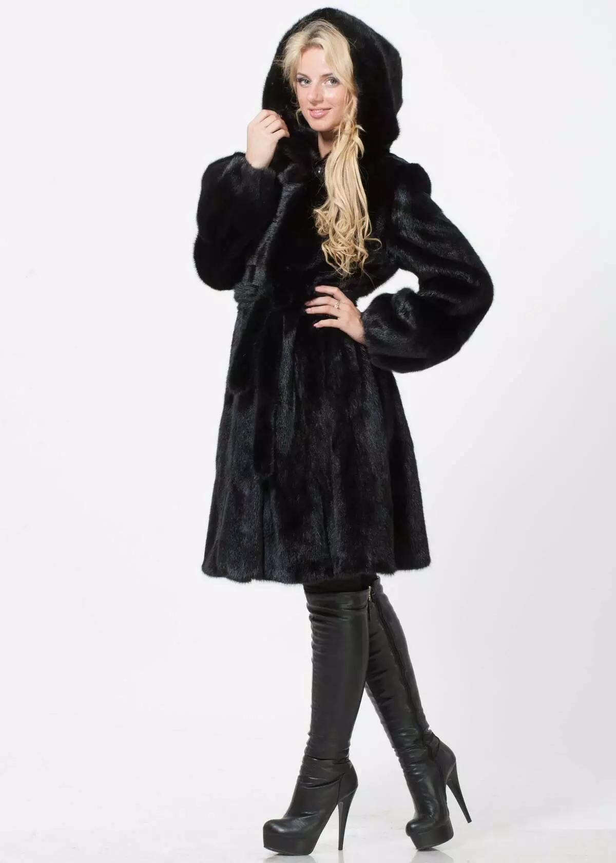 Black Fur Coat (63 sary): Colors Diamond, Long, mainty ary volo, vehivavy volom-borona avy amin'ny volom-borona mainty misy satroka, misy kiraro mena 691_21