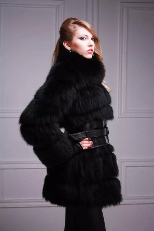 Black Fur Coat (63 sary): Colors Diamond, Long, mainty ary volo, vehivavy volom-borona avy amin'ny volom-borona mainty misy satroka, misy kiraro mena 691_57