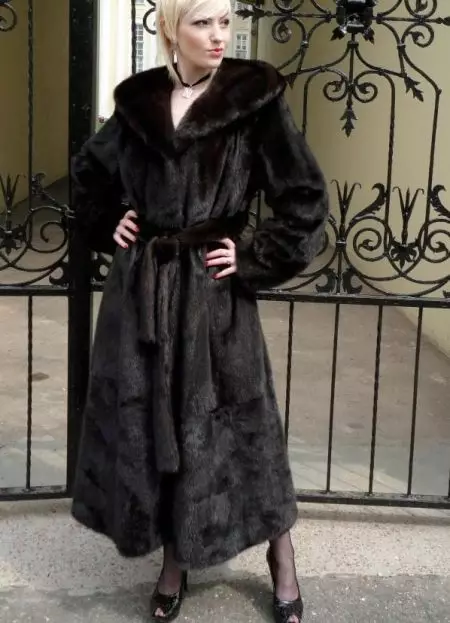 Black Fur Coat (63 sary): Colors Diamond, Long, mainty ary volo, vehivavy volom-borona avy amin'ny volom-borona mainty misy satroka, misy kiraro mena 691_62