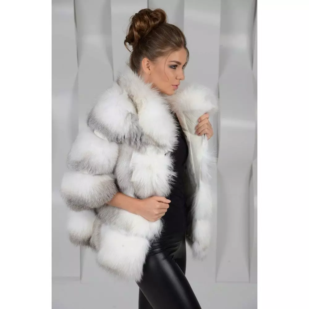 Sweet Fox Fur Coat 34 լուսանկարներ. Sandsale լայնակի մորթյա բաճկոնների նորաձեւ նախշեր, գլխարկ 693_13