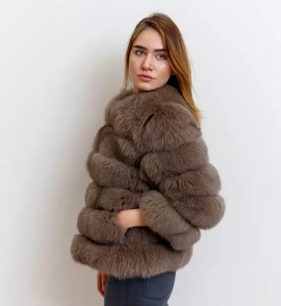 Dolĉa Fox Fals Coat 34 Fotoj: Modaj ŝablonoj de Sandada-transversaj Fur-manteloj, kapuĉitaj 693_20