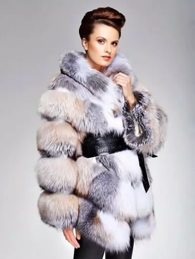 Inotapira fox fur coat 34 photos: mafashoni mapatani eSandsale transverse fur coats, yakarongedzwa 693_28