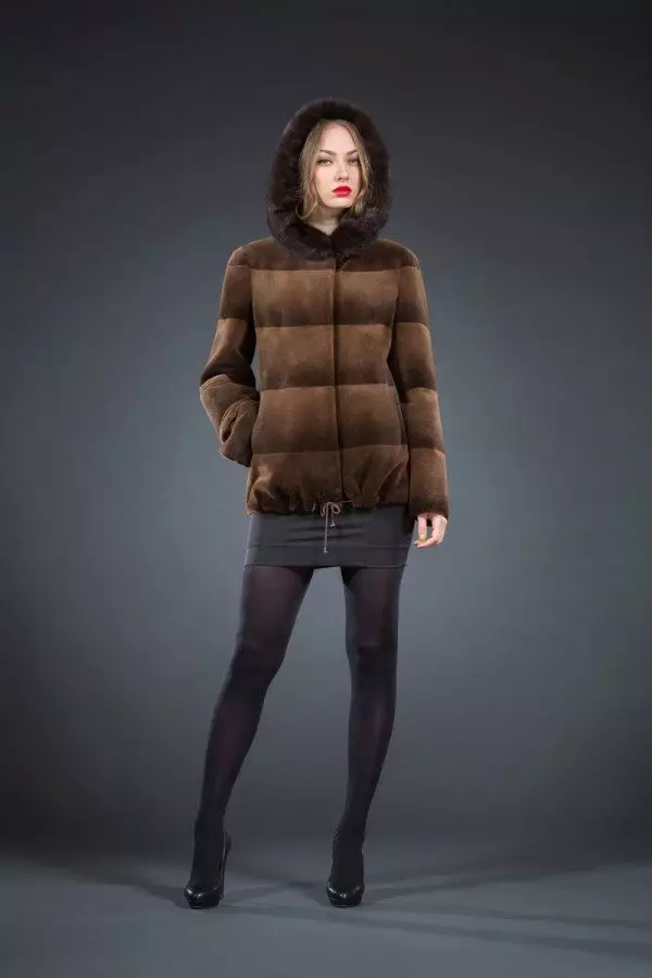Swehing szőrme kabát (80 fotók): Nagy méretű modellek, hogyan válasszunk szőrme kabátot Nutria-tól, Vélemények 699_17