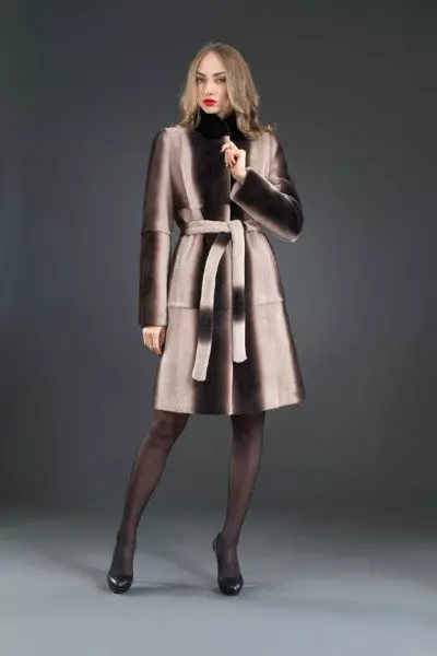 Sweeyth γούνα παλτό (80 φωτογραφίες): μοντέλα μεγάλου μεγέθους, πώς να επιλέξετε ένα παλτό γούνας από τη Nutria, σχόλια 699_3