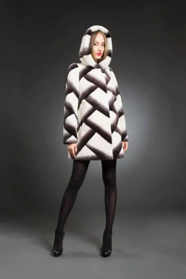 Sweething معطف فرو (80 صور): نماذج كبيرة الحجم، وكيفية اختيار معطف الفراء من الكيب، استعراض 699_66