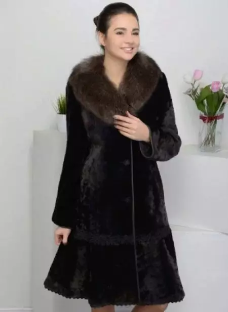 Kalyaev xəz palto (88 şəkil): Fur palto Kalyaev fabriki, icmallar 702_30