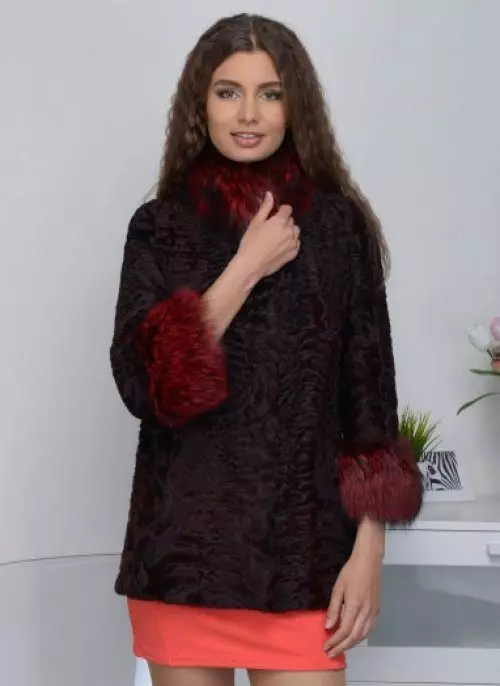Kalyaev Fur Coats (88 Foto): Coat Fur Kilang Kalyaev, Ulasan 702_38